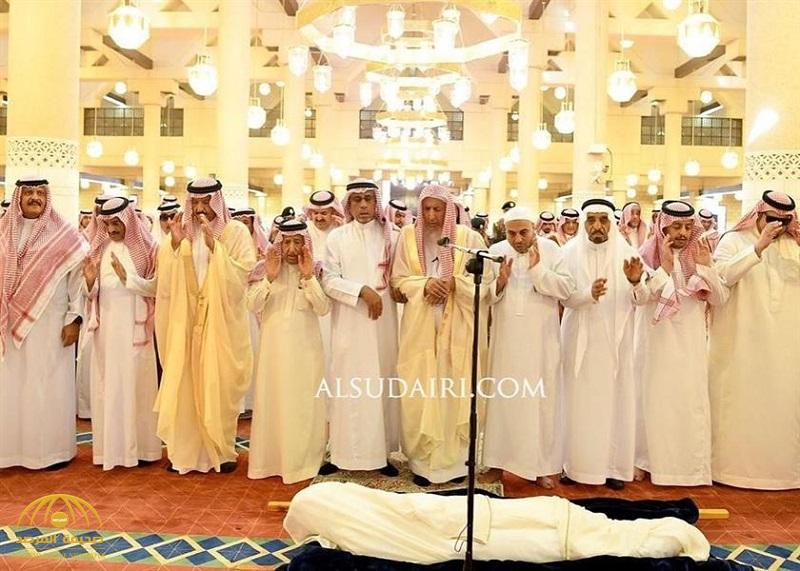 بالصور .. الصلاة على أمير نجران الأسبق فهد السديري ومواراة جثمانه في مقبرة العود