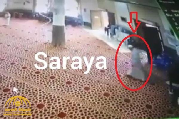 شاهد: كاميرات مراقبة بـ"الأردن" تكشف عن حادث مفجع وقع لمؤذن مسجد قبل رفعه الآذان!