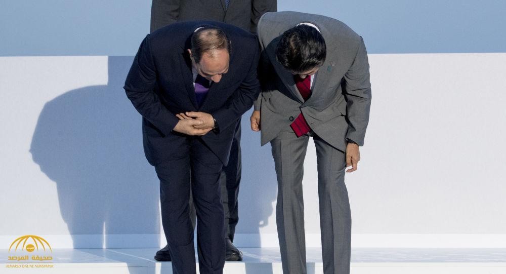 شاهد ..صورة "السيسي" ورئيس وزراء اليابان بقمة السبع.. ما سر انحنائهما بهذه الطريقة!