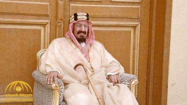 شاهد .. صورة نادرة للملك عبدالعزيز وبجواره الملك سلمان قبل 84 عاماً