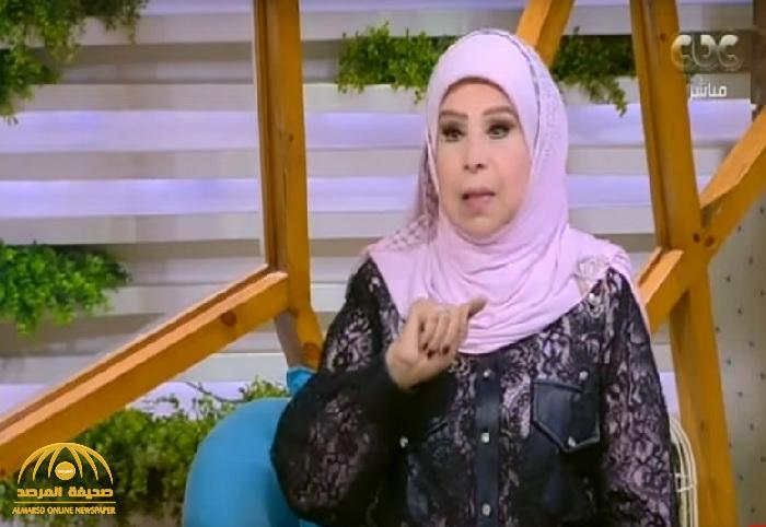 بالفيديو : فنانة مصرية تكشف حقيقة ارتداء الحجاب بسبب خوفها من الزلزال!