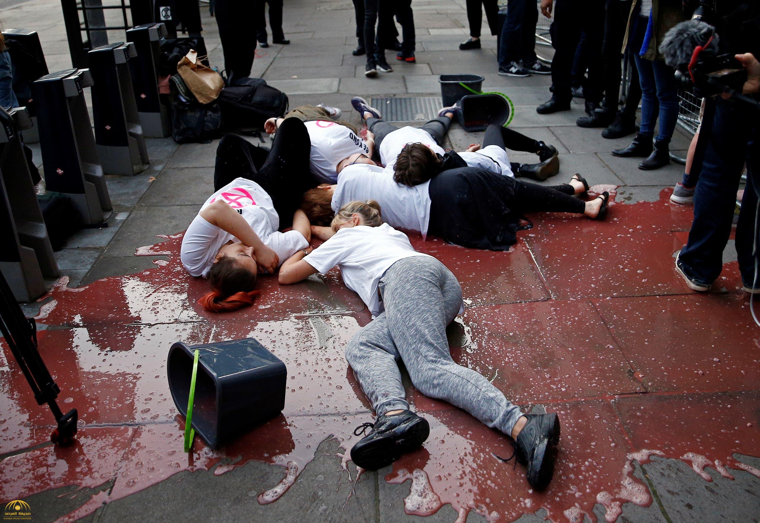 شاهد: ما سر صورة "الضحايا " قبل افتتاح أسبوع الموضة في لندن!