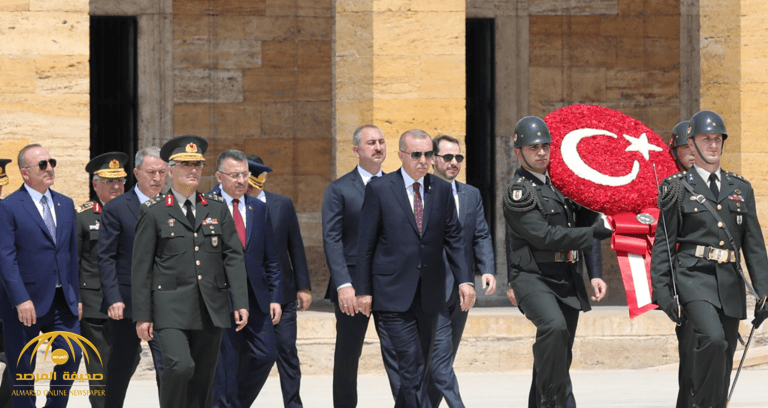 ضابط تركي كبير يحذر من "شيء خطير" بالجيش