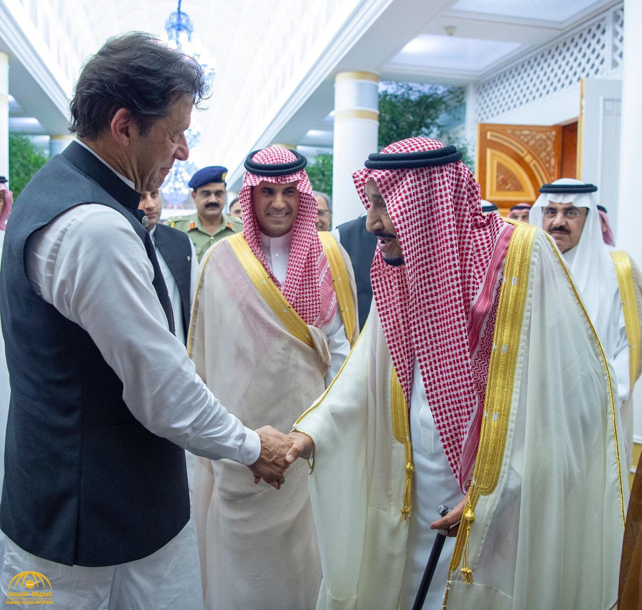بالصور .. خادم الحرمين يستقبل رئيس وزراء باكستان .. ويستعرضان العلاقات الوثيقة بين البلدين