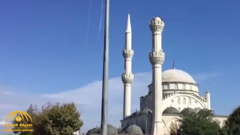 بالفيديو .. لحظة انهيار منارة مسجد بسبب زلزال ضرب اسطنبول التركية