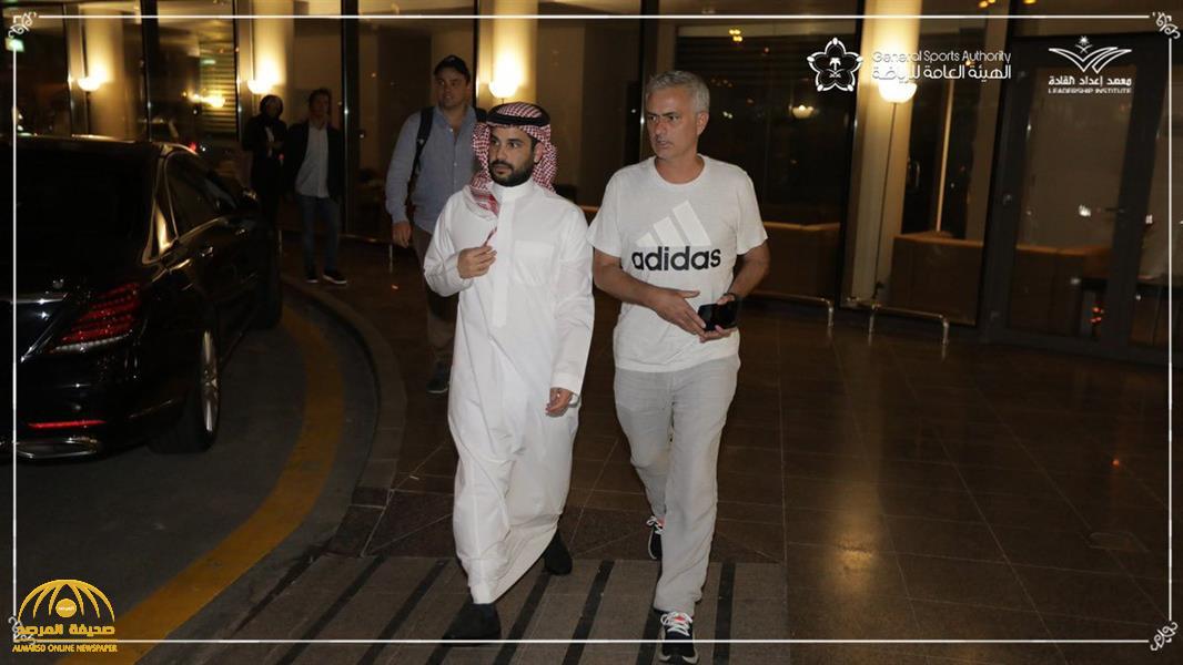 شاهد.. المدرب العالمي جوزيه مورينيو يصل السعودية.. والكشف عن المهمة التي سيقوم بها!