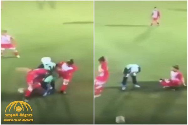 شاهد ردة فعل "غريبة " للاعبات في الدوري الأردني لكرة القدم بعد سقوط حجاب إحدى لاعبات الفريق المنافس