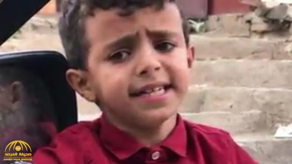 بالفيديو ...الطفل اليمني بائع الماء يشعل مواقع التواصل .. وأصالة تعلق :ما أحلاك يا بائع الحب !