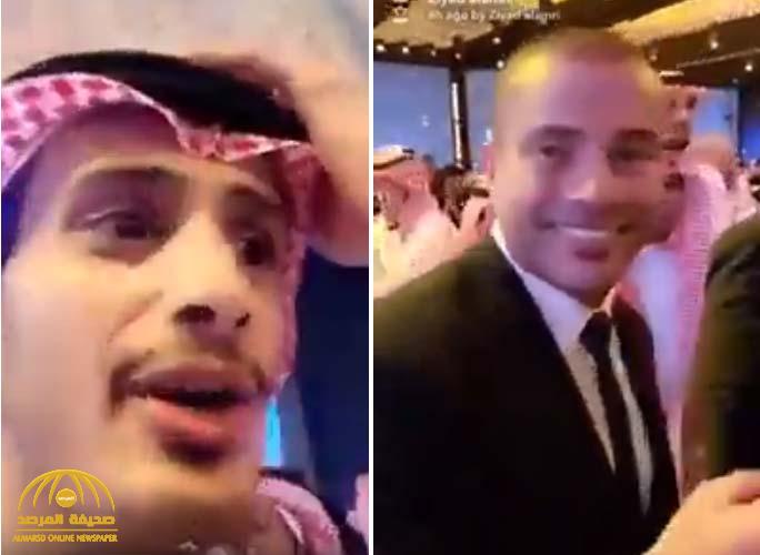 شاهد .. ردة فعل شاب سعودي بعدما التقى "عمرو دياب" لأول مرة في حفل موسم الرياض