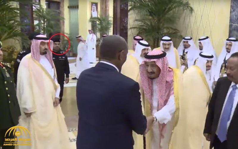 شاهد بالفيديو ... أول ظهور رسمي لخليفة اللواء الراحل " الفغم " برفقة الملك في استقبال الوفد السوداني !
