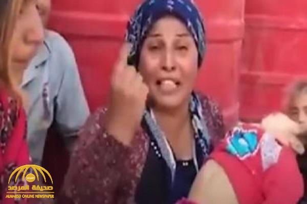 شاهد.. امرأة  كردية تصرخ بعد قتل القوات التركية لطفلتها البريئة: ماذا يريد أردوغان منا؟
