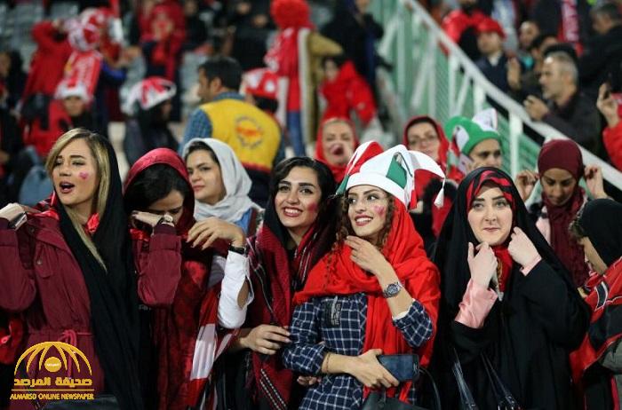 شاهد بالصور : إيران تخضع لتهديد الاتحاد الدولي "الفيفا" وتسمح للنساء بدخول الملاعب