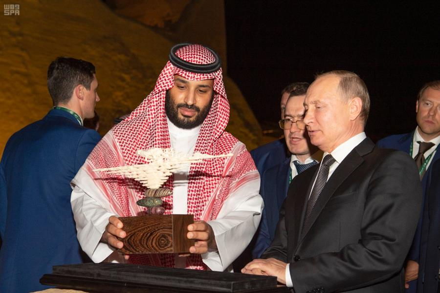 شاهد .. ولي العهد يصطحب الرئيس الروسي " بوتين" إلى الحي التاريخي نواة تأسيس الدولة السعودية الأولى !