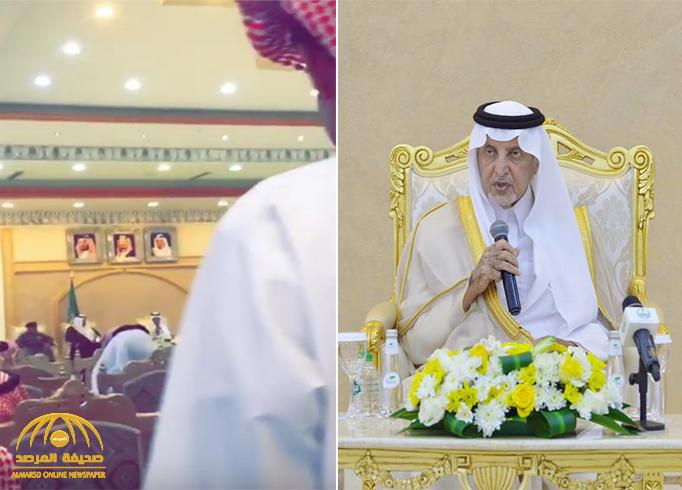 شاهد .. الأمير خالد الفيصل يعتذر لمواطن أراد إلقاء قصيدة شعرية