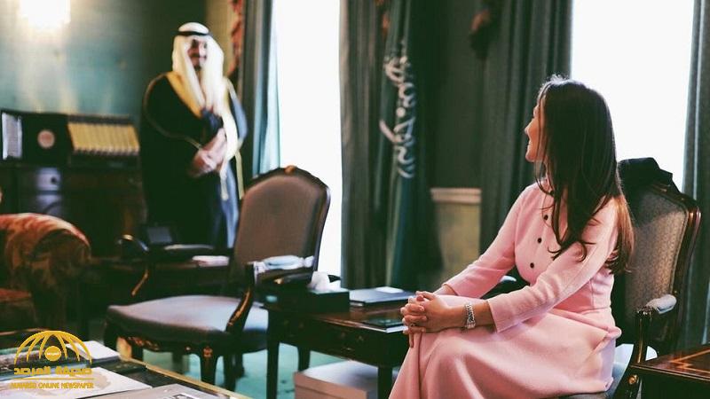 قصة صورة الأمير خالد بن بندر وزوجته الأميرة لوسي في سفارة المملكة ببريطانيا