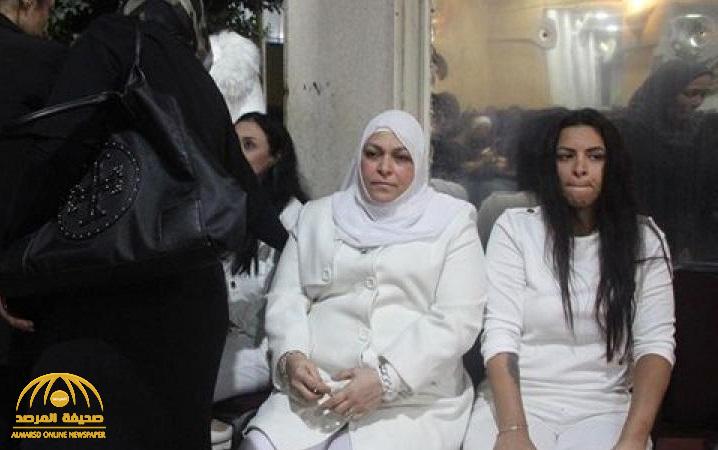 شاهد : عائلة مدرب أسود مصري ترتدي الأبيض في عزائه .. وتكشف سبب الظهور الغريب !