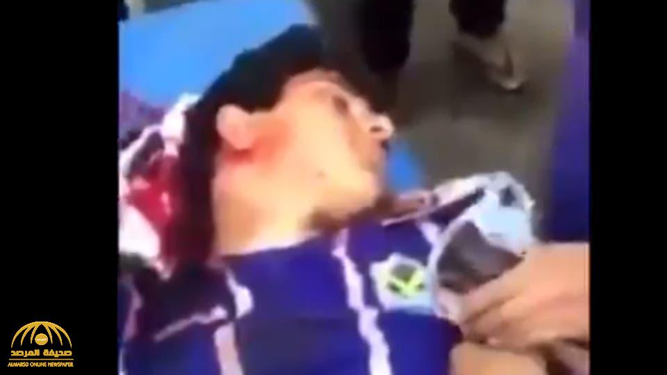 شاهد: شاب عراقي تتصل به أمه بعد مقتله خلال المظاهرات.. ورفاقه: "هذه أمه لا ترد"!
