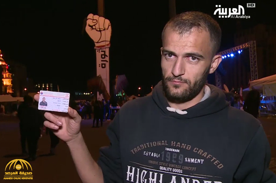 شاهد ... شاب لبناني من حزب الله  يمزق بطاقته أمام الكاميرا ويعلق : أنا شيعي أبن بعلبك وأموت من الجوع !
