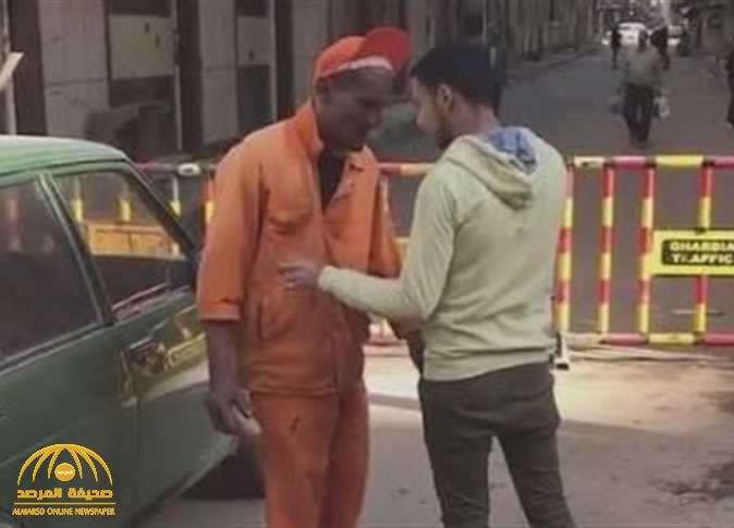 تفاصيل جديدة تكشف مفاجآت في واقعة صفع شبان لعامل النظافة في مصر : عمره 32 ومسجل خطر!