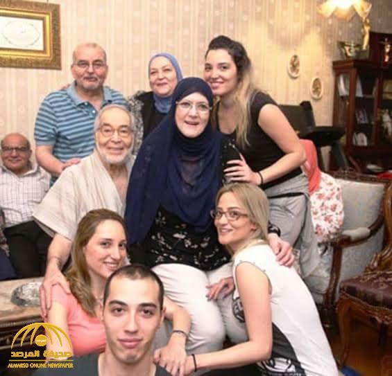 شاهد : أحدث ظهور للفنانة  "شمس البارودي"  بجانب زوجها وأفراد من أسرتها!