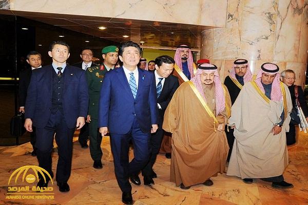 بالصور .. وصول رئيس وزراء اليابان لـ"الرياض"