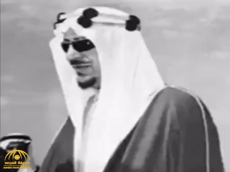 شاهد: فيديو نادر للملك سعود وهو يخطب الجمعة في بريدة .. والكشف عن تاريخ تصويره