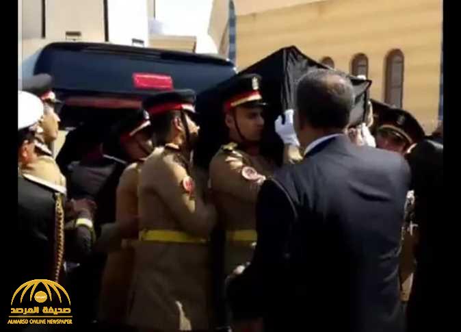شاهد: بالفيديو والصور تشييع جنازة "مبارك".. جمال وعلاء في المقدمة