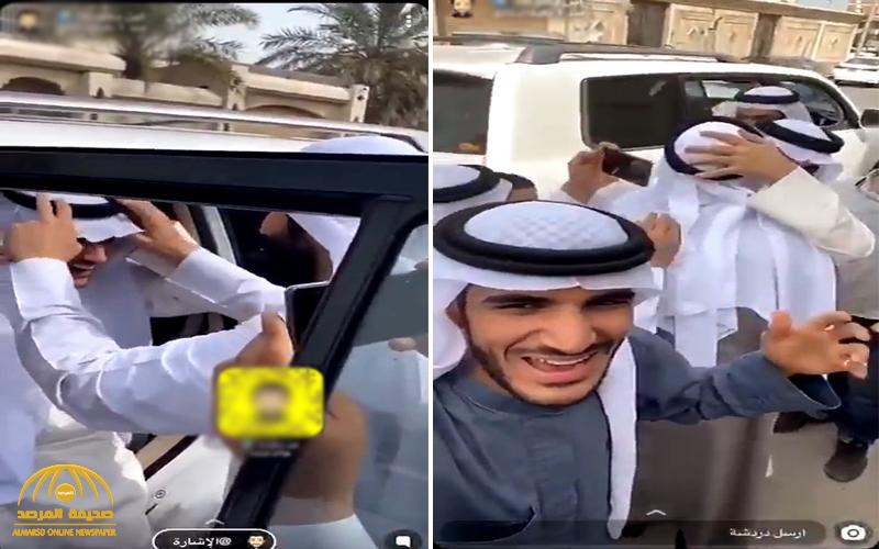 شاهد :  فيديو جديد للمخطوف "موسى الخنيزي"  لحظة وصوله إلى منزل والده واستقبال أشقائه وأسرته له