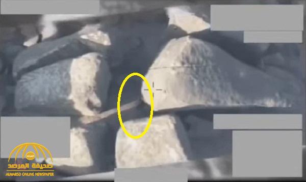 بالفيديو .. لحظة استهداف حوثيين في "نهم" يختبئون في الجحور