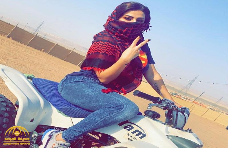 شاهد: مصممة لبنانية تنشر صور ومقاطع فيديو لها خلال تواجدها في الرياض وركوبها الدباب في الثمامة