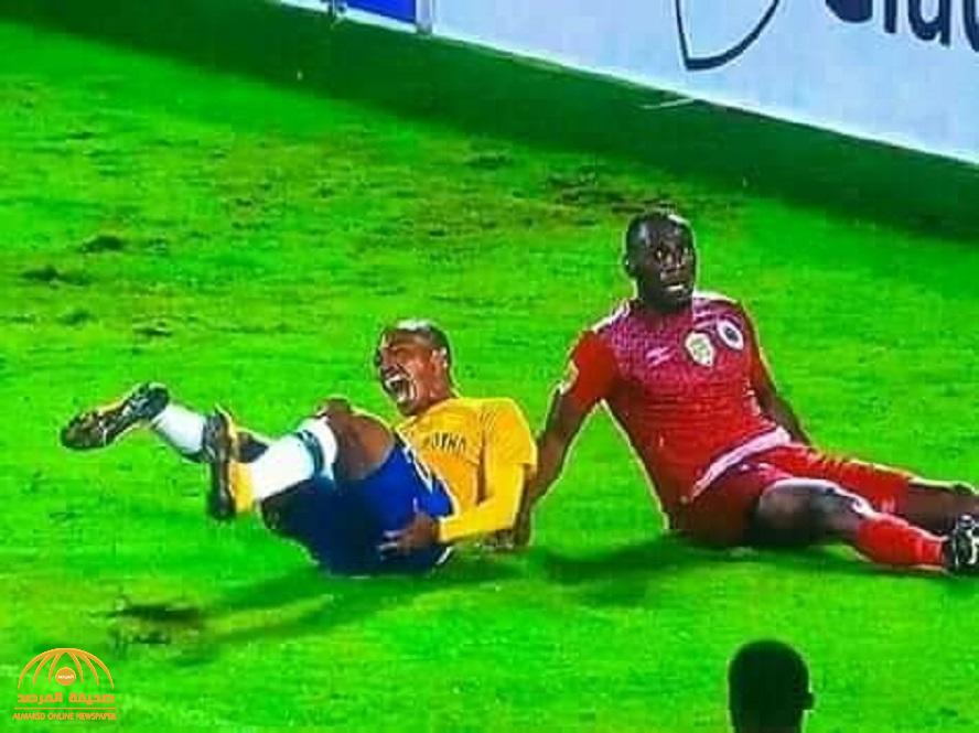 شاهد ...إصابة مروعة للاعب صنداونز الجنوب أفريقي قبل مواجهة الأهلي المصري !