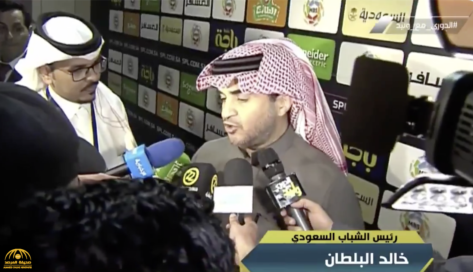 بالفيديو :  ”خالد البلطان” يعلق مجددا حول الاستعانة بالعمالة لتشجيع فريقه أمام النصر !