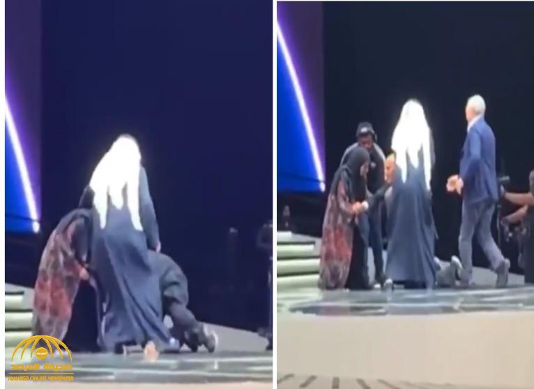 شاهد : لحظة سقوط الجراح العالمي مجدي يعقوب على مسرح التكريم في دبي !