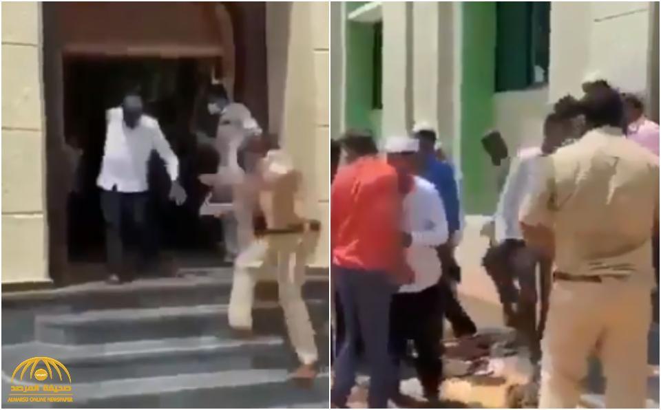 شاهد: ماذا فعلت الشرطة الباكستانية مع مصلين أدّوا صلاة ⁧‫الجمعة في المسجد‬ وخالفوا قرار الحظر!