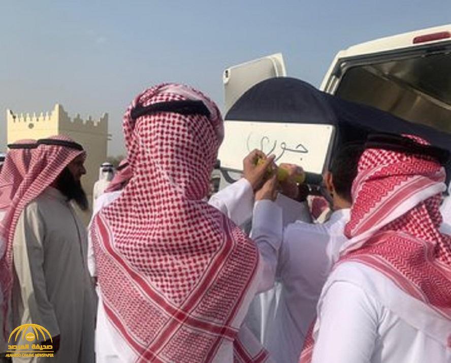 شاهد ... تشييع جنازة الأطفال الـ 8 من قبيلة "عتيبة " ضحايا حريق صباح الأحمد  في الكويت