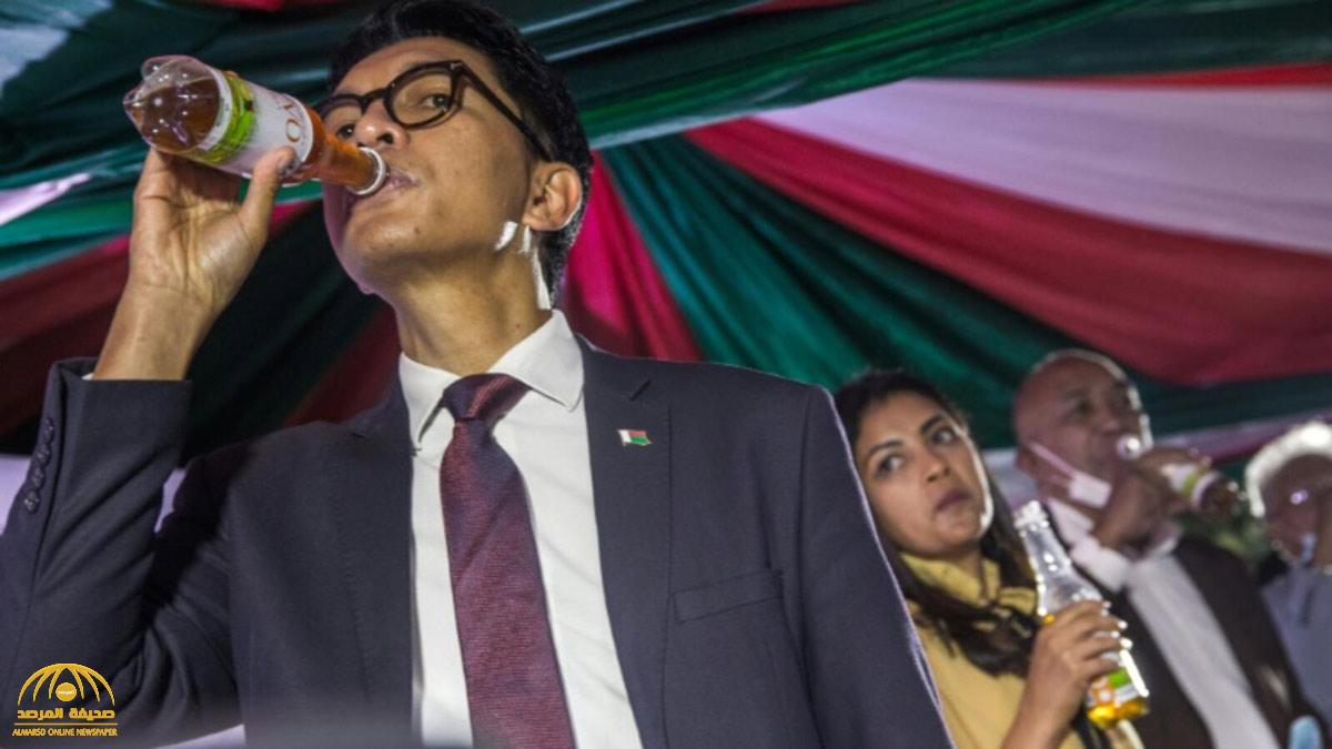 دولتان أفريقيتان تستوردان "المشروب المعجزة" لمواجهة كورونا من مدغشقر !