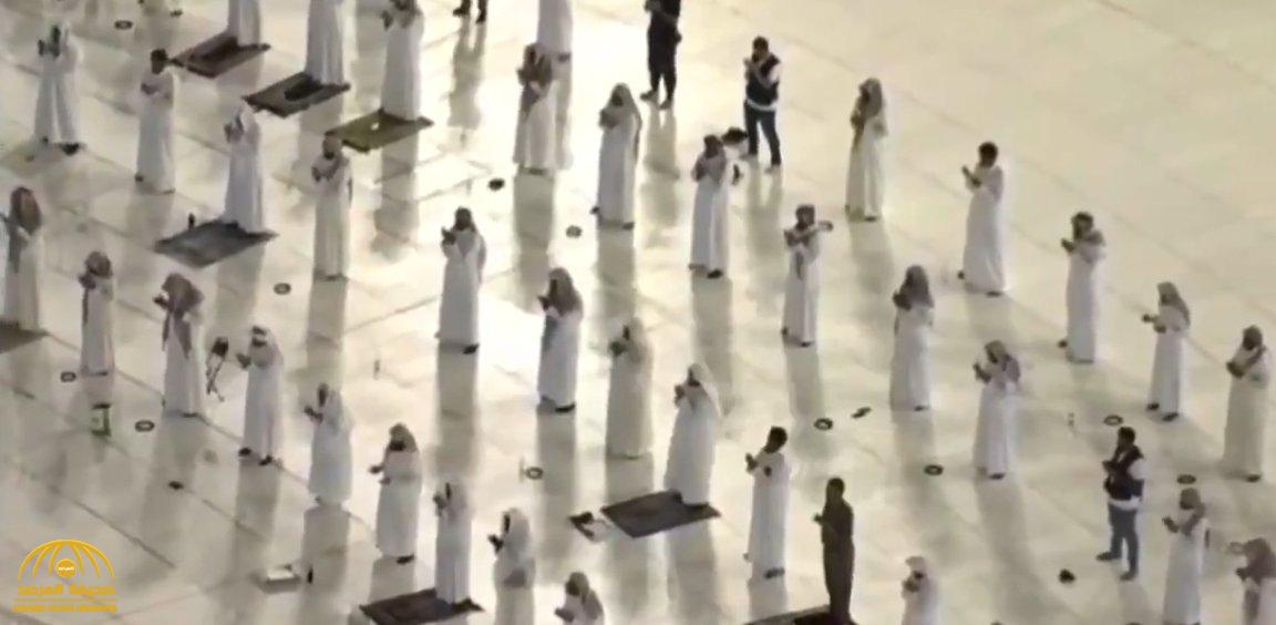 هل يؤثر التباعد على صحة الصلاة ؟ .. "الشثري" يجيب ويوجه رسالة للمصلين في الطرقات خارج المسجد الحرام - فيديو