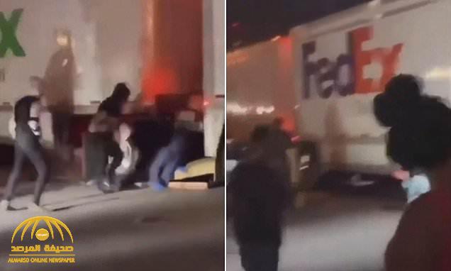 فيديو صادم.. شاهد لحظة دهس متظاهر أمريكي أسفل عجلات شاحنة ضخمة فى مدينة "سانت لويس "