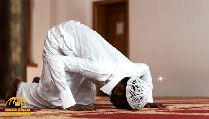 الصحة العالمية تكشف عن طريقة جديدة لانتقال عدوى كورونا بين المسلمين بالرغم من الصلاة الفردية !