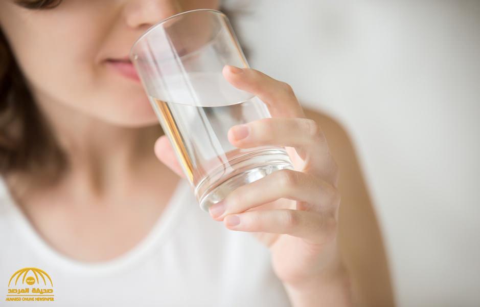 ماذا يحدث للجسم عند شرب لترين من الماء يوميا؟