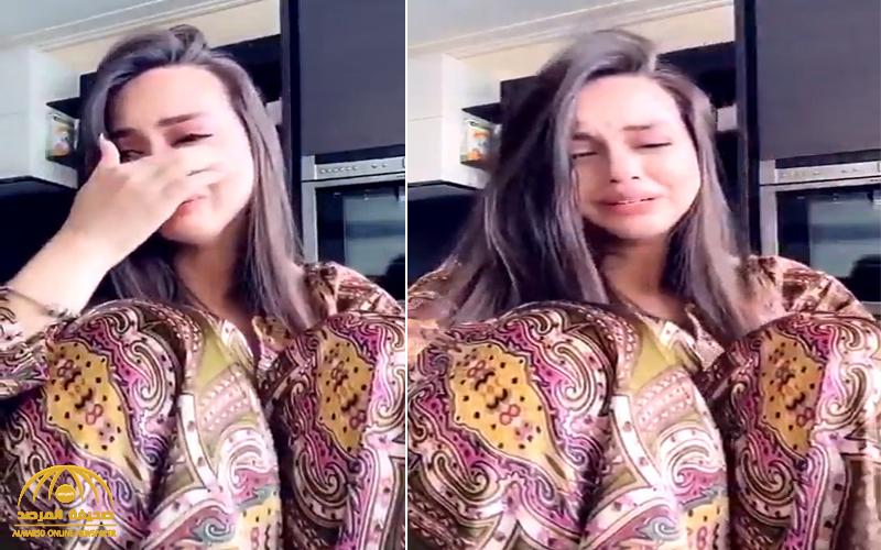 شاهد : عارضة أزياء يمنية " حسناء " تنهار من البكاء بعد ضياع جهد 3 سنوات !