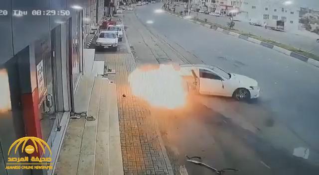 شاهد : فيديو مروع لاشتعال سيارة إثر حادث مروري في الباحة .. والكشف عن مصير قائدها