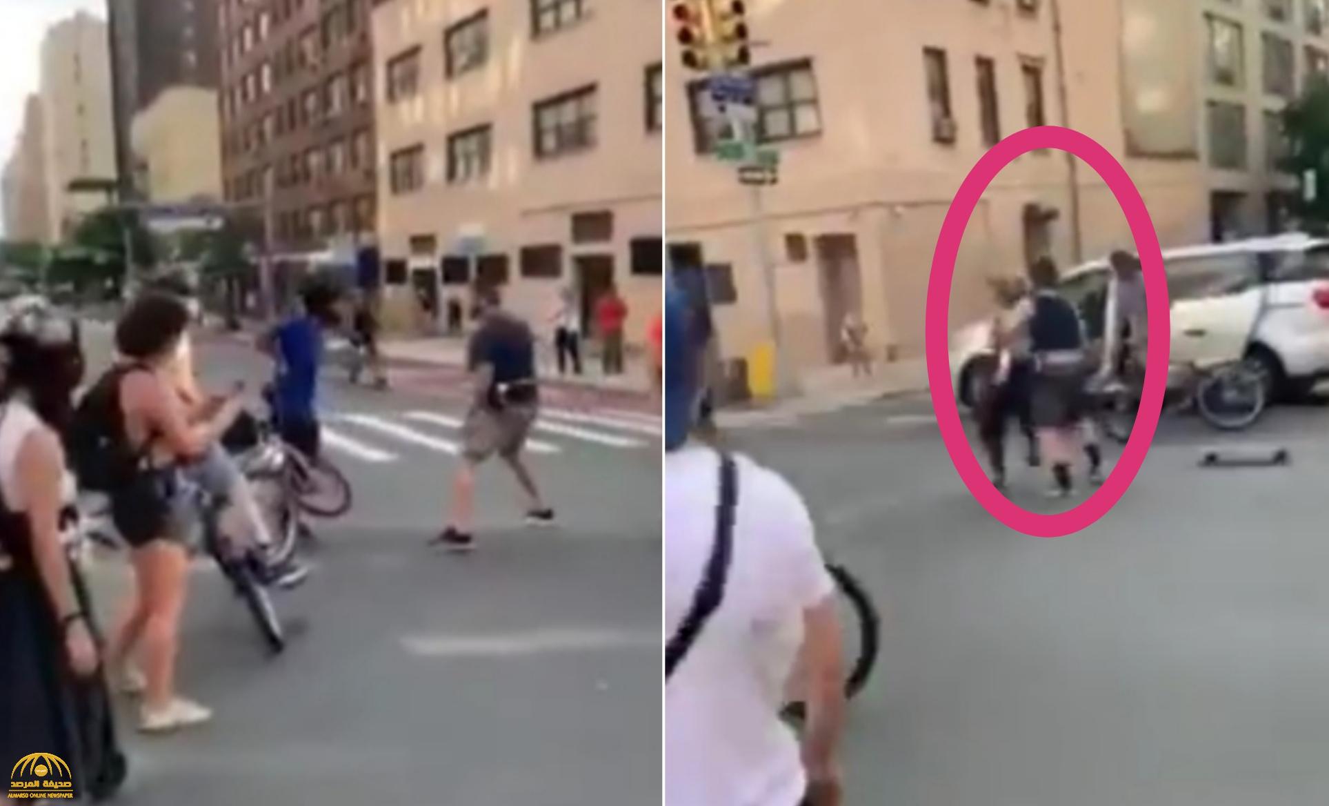 شاهد.. عناصر من الشرطة الأمريكية بزي مدني يعتقلون فتاة بطريقة عنيفة  في نيويورك