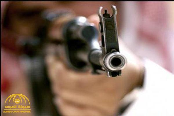 تفاصيل جديدة  صادمة في قتل مواطن لزوجته  بـ"تبوك" : الجاني اقتحم غرفة نومها واستخدم سلاح رشاش وأطلق عليها  12 طلقة