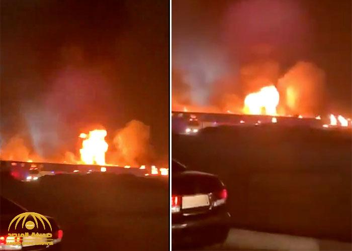 شاهد: نشوب حريق ضخم  في محطة قطار الحرمين بجدة