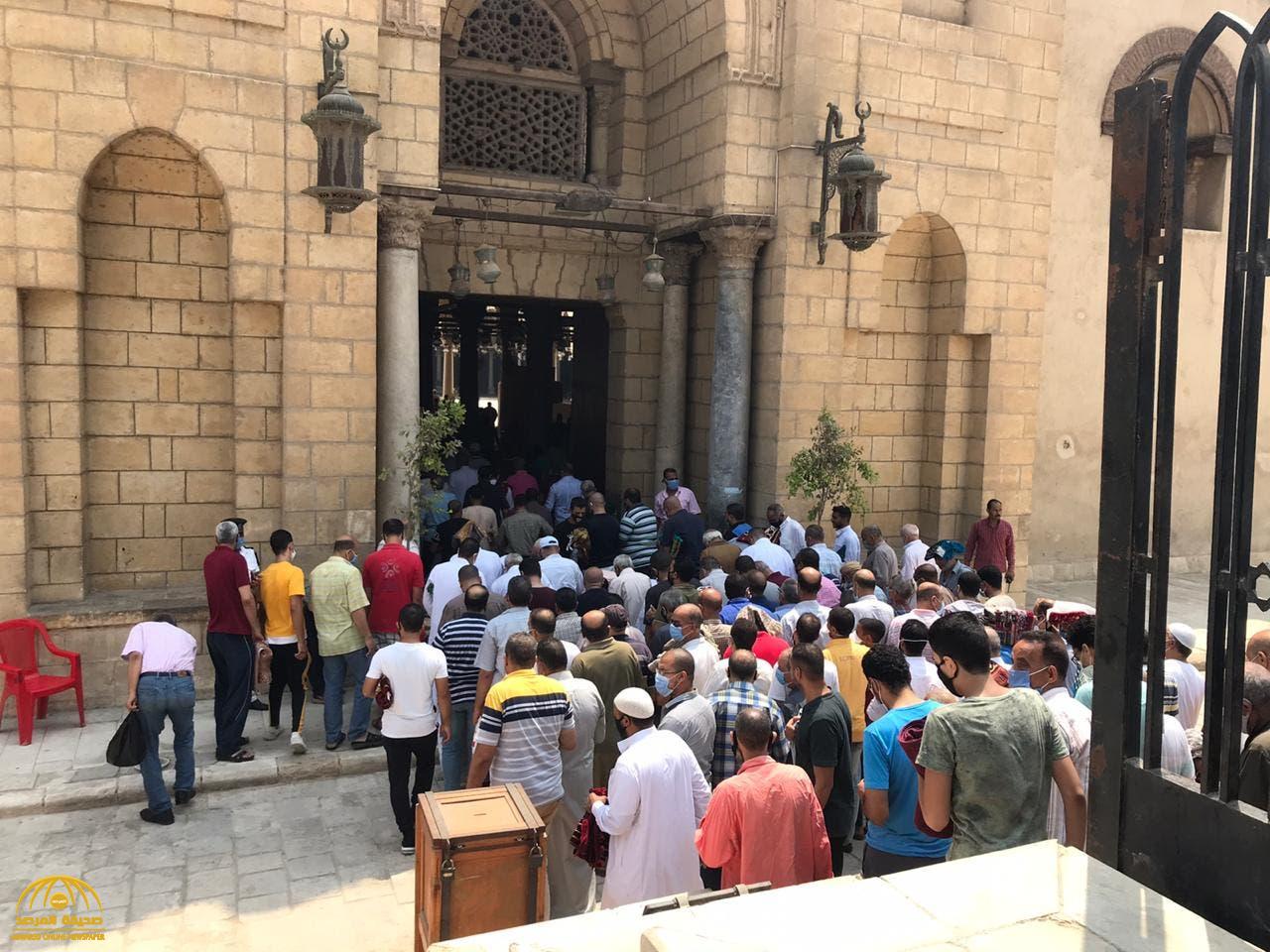 لأول مرة منذ أكثر من 5 أشهر .. شاهد: المصريون يؤدون صلاة الجمعة في المساجد