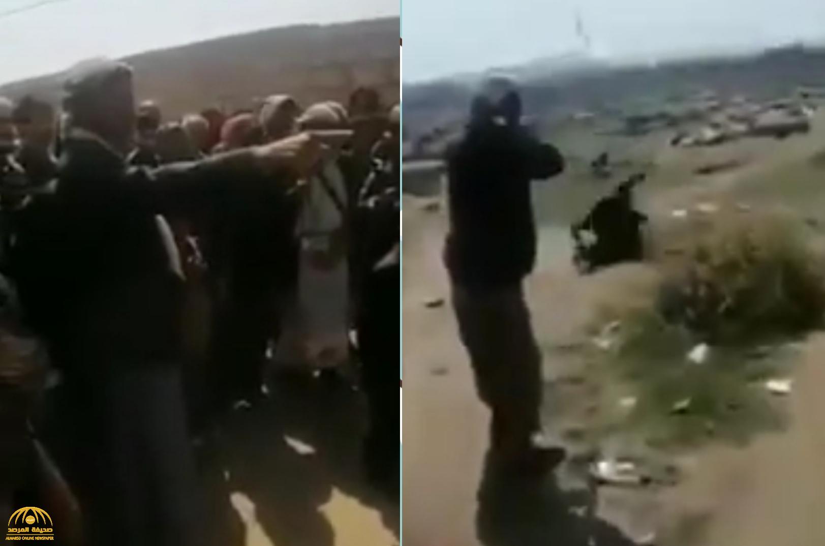 شاهد.. إعدام شاب يمني داخل مقبرة أمام الناس بعدما سلمه الحوثيون لخصومه