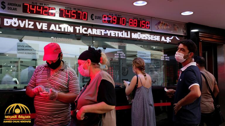 "لامست القاع".. انهيار "مفاجئ" لليرة التركية أمام الدولار الأمريكي