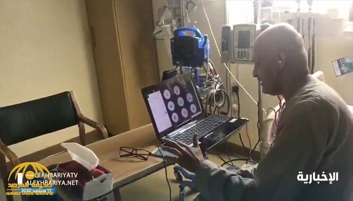 بالفيديو: المعلم المصاب بـ"السرطان" يكشف عن سبب استمراره في تعليم طلابه وهو في المستشفى