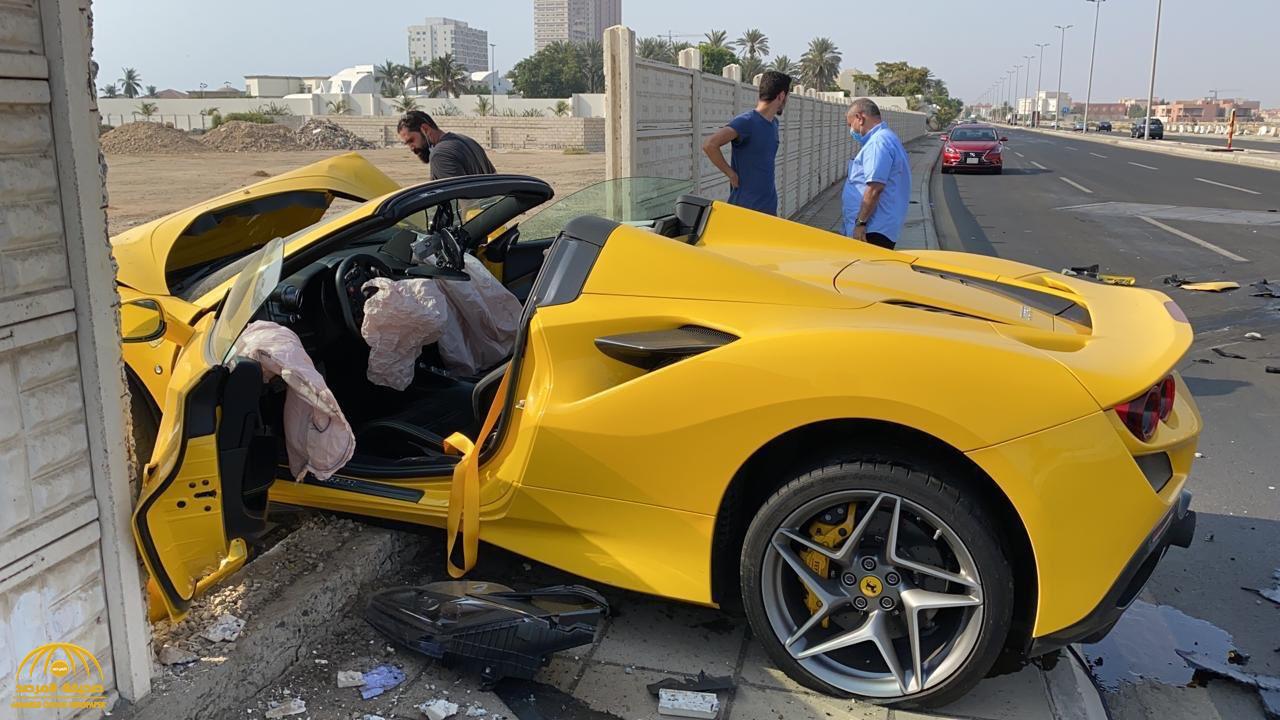 بالصور: تعرض الإعلامي " عبدالرحمن الرمال" لحادث مروع أثناء تجربته لسيارة فيراري 2020